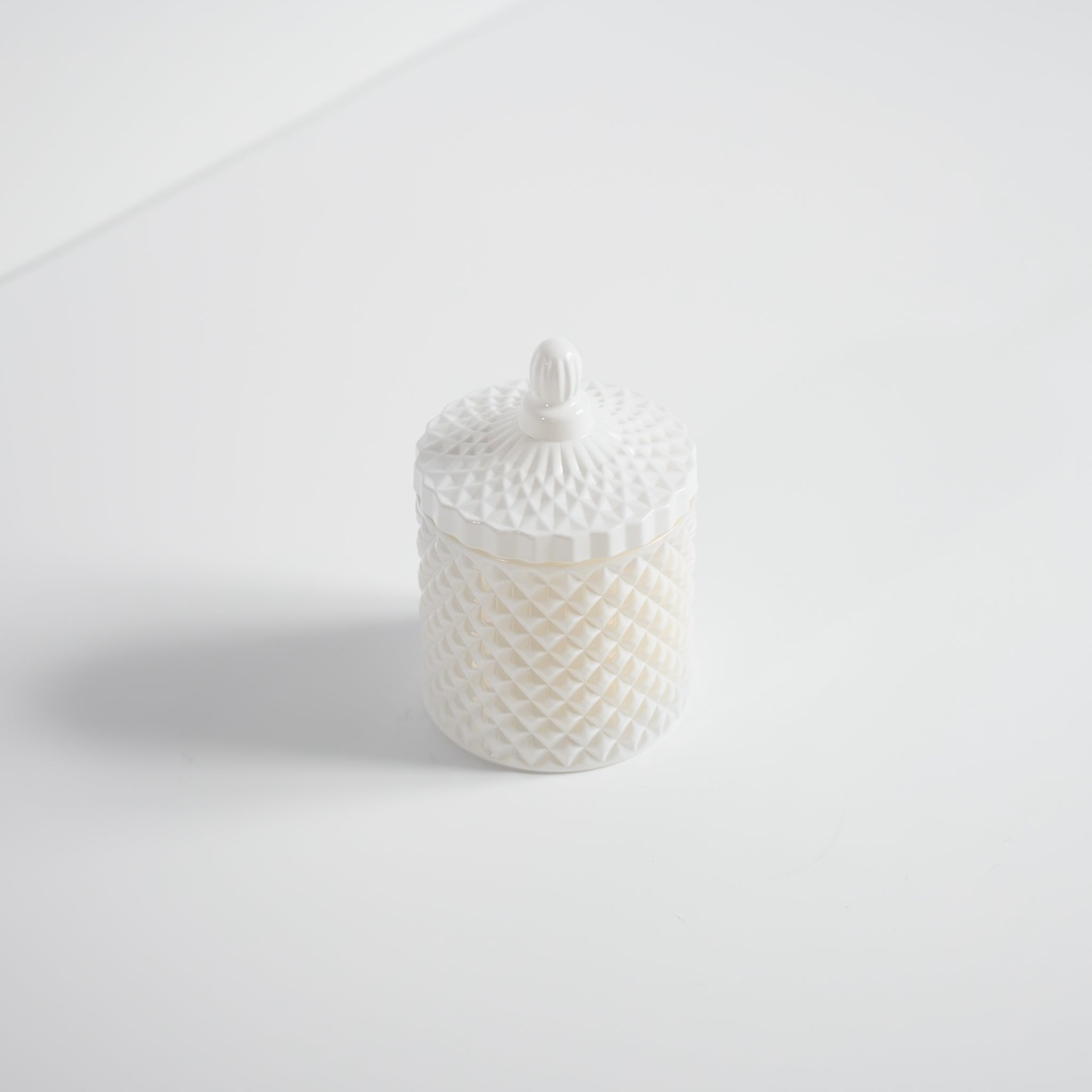 Medium Geo - White