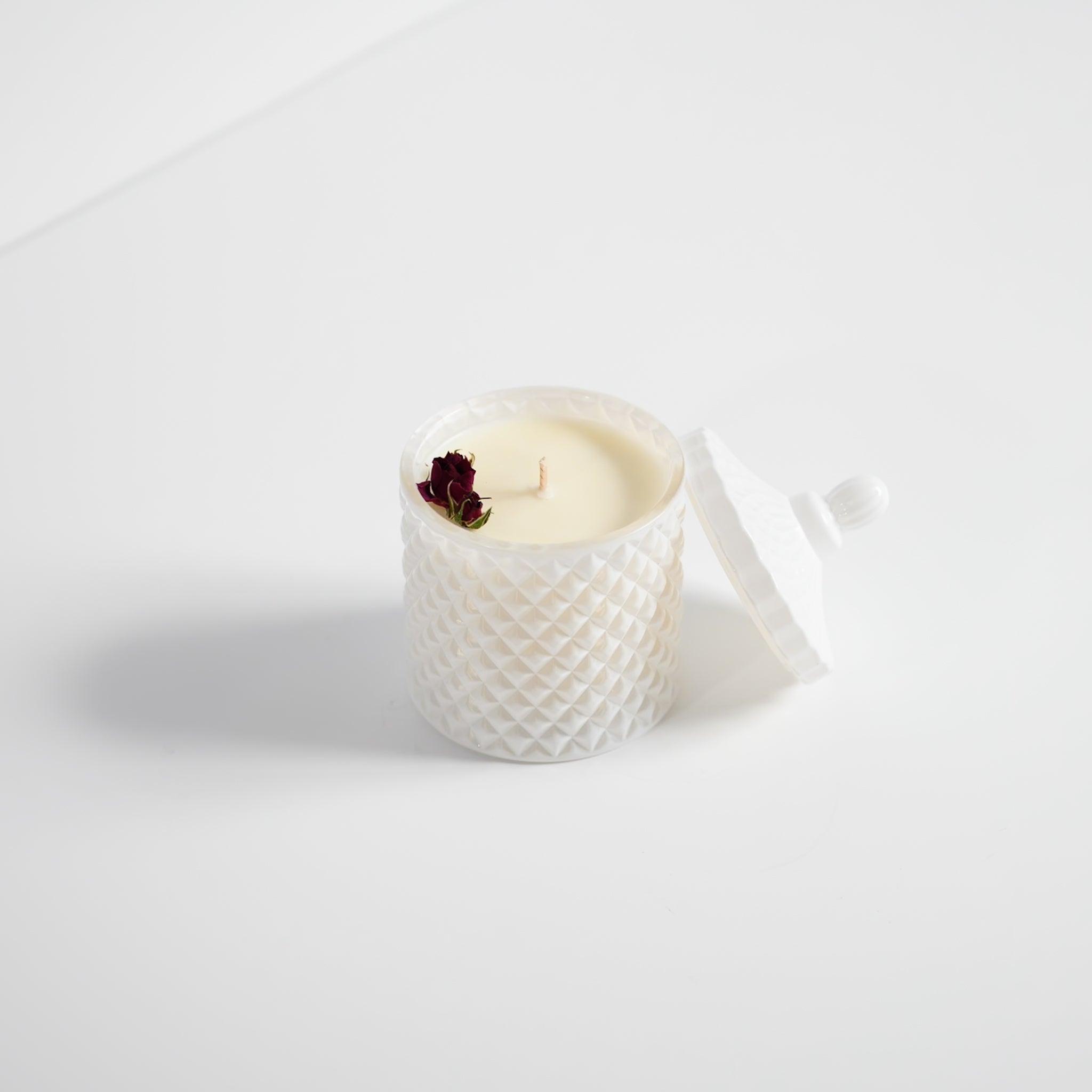 Medium Geo - White